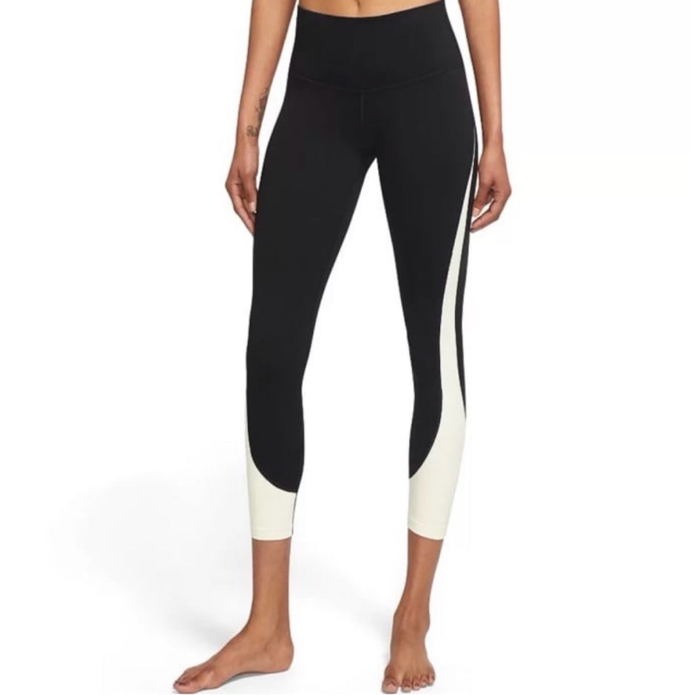 Nike Black Yoga Leggings